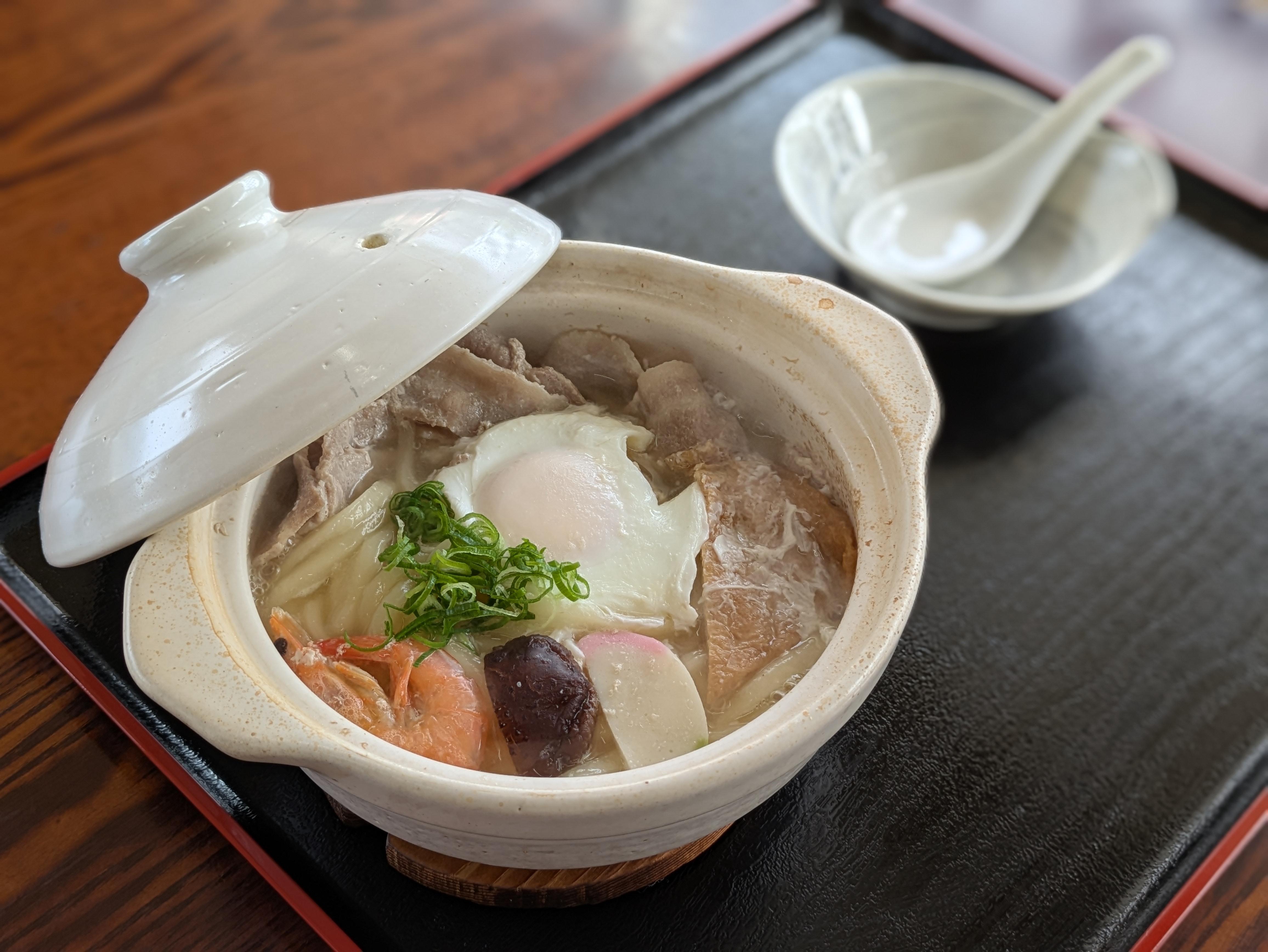 豚）鍋焼きうどん